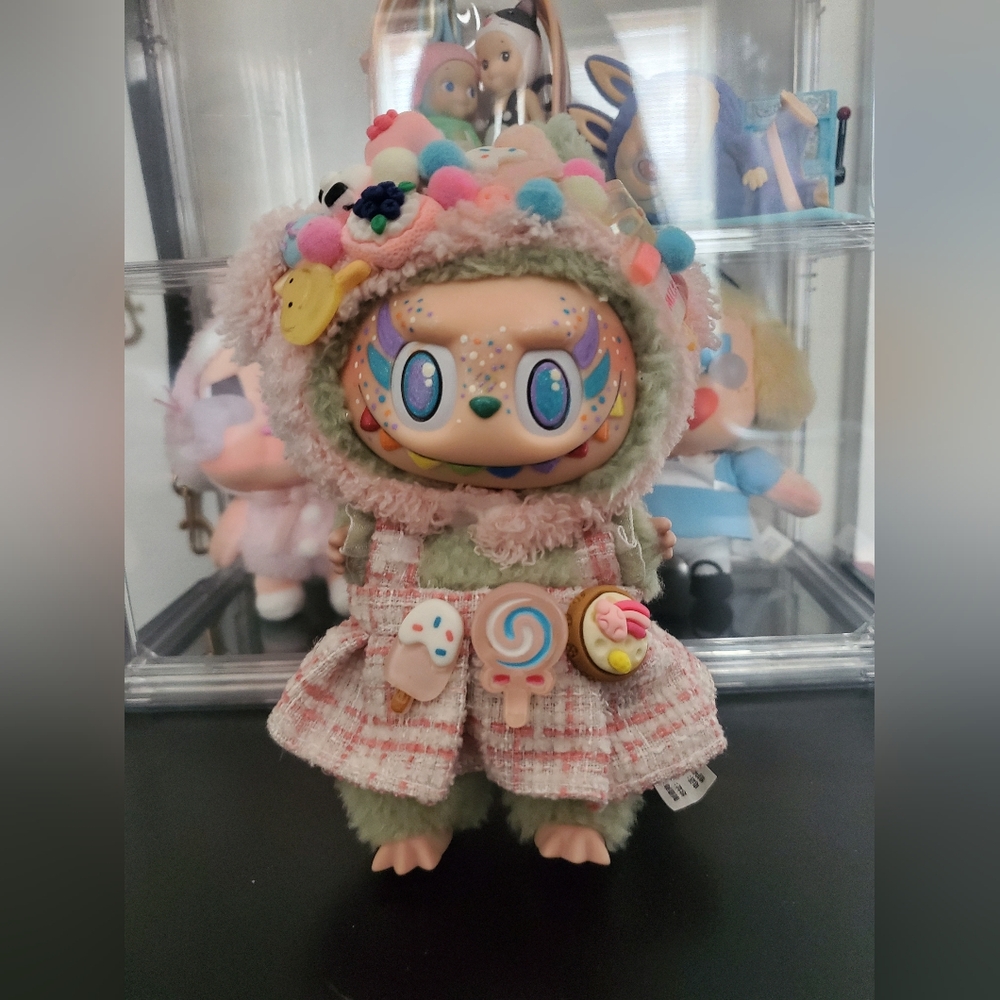 POPMART labubu
